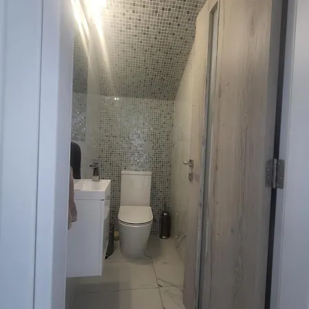A-luxury Wellness Sea Vilă