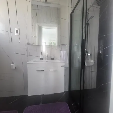A-luxury Wellness Sea